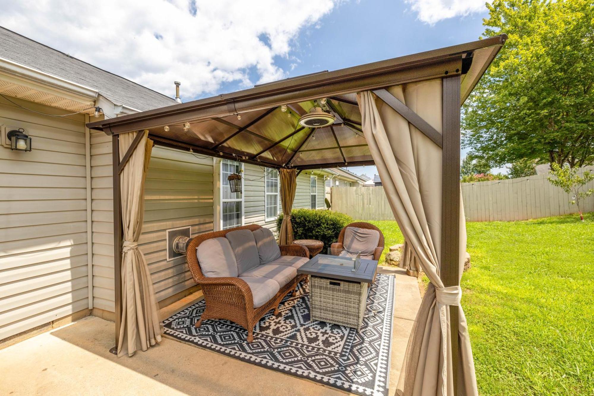 Queen City Family-Friendly Entire House, Charlotte Luaran gambar