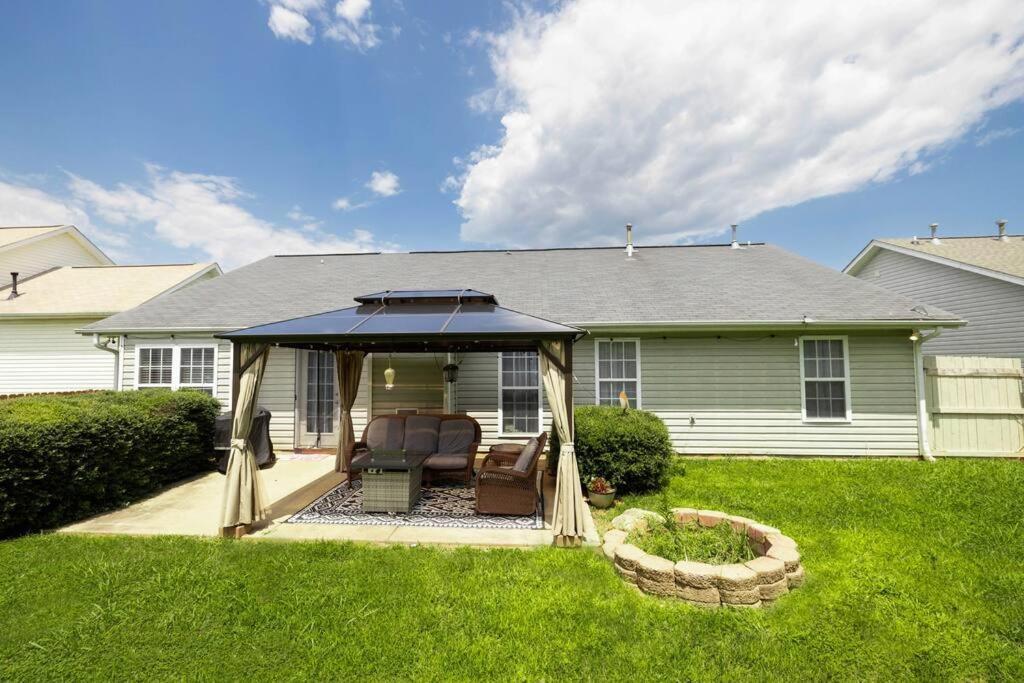 Queen City Family-Friendly Entire House, Charlotte Luaran gambar
