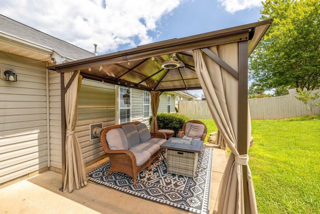 Queen City Family-Friendly Entire House, Charlotte Luaran gambar